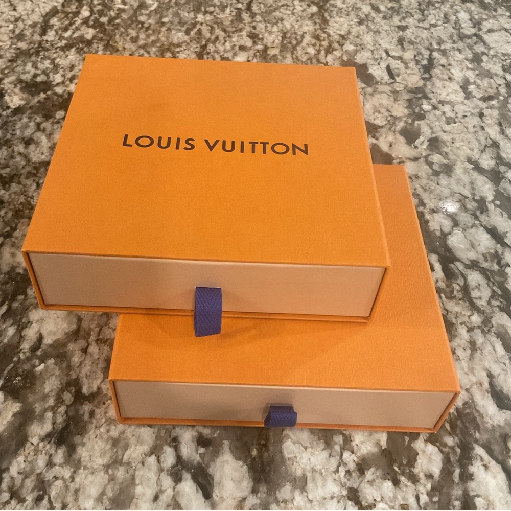 1 Louis Vuitton Orange Box with Blue Tabs